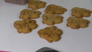 РОСПИСЬ ПРЯНИКОВ Пряник пчёлка Как перенести рисунок на пряник