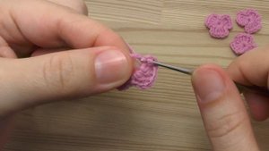 Мастер-класс вязаный крючком маленький ЦВЕТОЧЕК  Crochet flowers