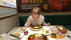 РЕСТОРАН ВСЁ ВКЛЮЧЕНО, БЕЗЛИМИТНЫЙ РЕСТОРАН МУКБАНГ! ШВЕДСКИЙ СТОЛ ЕДА В КИТАЕ! MUKBANG CHINESE FOO