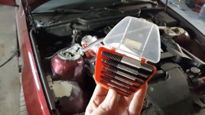 выкручиваем заломанну свечу зажигания из гбц.обрыв свечи в гбц.