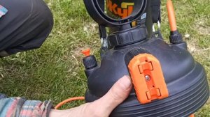 Опрыскиватель пневматический ЖУК ОП-220 (Pneumatic sprayer OP-220)