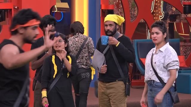 Bigg Boss Telugu 7 Promo 1 - Day 61 | Bigg Boss Twist in 'Hall of Ball' Game | DisneyPlusHotstar смотреть онлайн