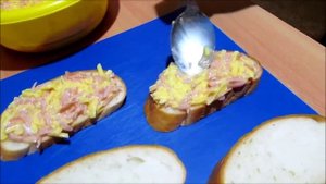 Супер гренки к завтраку - с сосисками и сыром