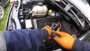 How to Pull Chrysler Dodge Fuse Box / Как вытащить блок предохранителей Chrysler Dodge