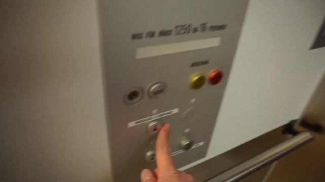 1984 KONE Hydraulic Elevator @ Söderhamn Hospital Building 2, Söderhamn, Sweden. смотреть онлайн