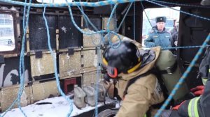 Саратовские пожарные проходят огневую полосу