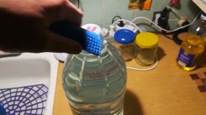 Как защитить дно пластиковой баклажки от вздутия при замерзании воды.