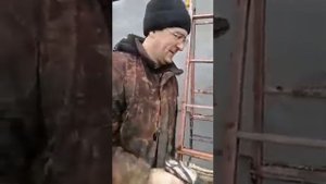 Отделка плоским шифером в одиночку.