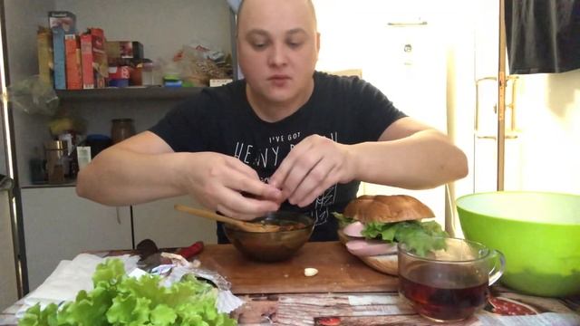 Vine video жарёный чай/ суп Юр-лям бурурброд мини салат от Юрчика MUKBANG eating мукбанг итинг смотреть онлайн