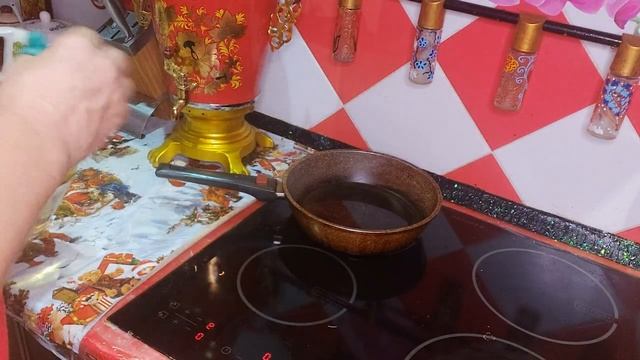 Видеорецепт вкуснейшего блюда из жаренных грибов. Как жарить черные лисички. Рецепт пошагово.