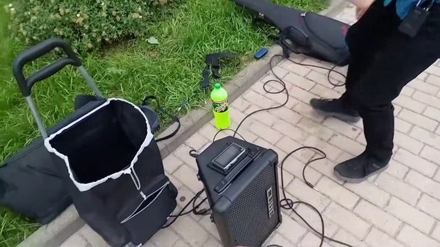 Roland CUBE Street Ex и JBL EON ONE Compact подключение усилителей. Stereo Link Out смотреть онлайн