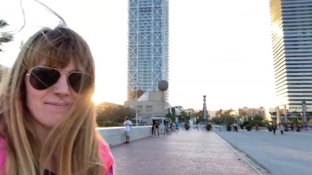 САМЫЙ ЛУЧШИЙ ОБЗОР БАРСЕЛОНЫ. Прогулка по Барселоне на велосипеде. На что посмотреть в Барселоне.