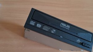 Не открывается дисковод на компе? Как вытащить диск из компьютера? Как извлечь диск из дисковода?