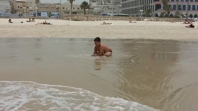 Мальчик за... песок!!! смотреть онлайн