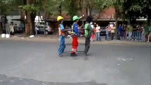 Весёлый танец под Майкла Джексона