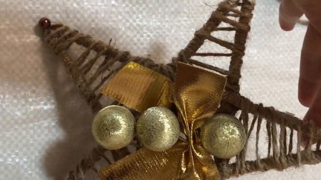 Новогодний декор на стену из джута/ Поделки на Новый Год 2022 / Бюджетная идея смотреть онлайн