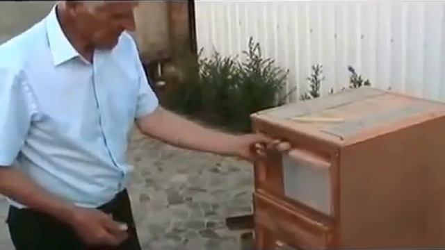 Наружная и внутренняя поилка М И Миленина для рамок Дадан и Рута смотреть онлайн