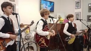 The Leatles – Can't Buy Me Love