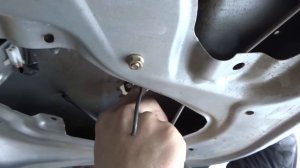 Замена крышки багажника на Mazda Demio