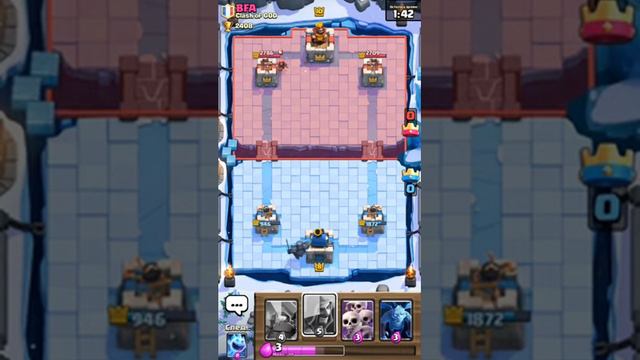 Мини П.Е.К.К.А играет в клеш роял смотреть онлайн