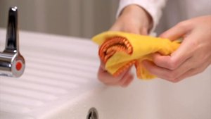 How to empty the bin on your Dyson Cyclone V10™ cordless vacuum