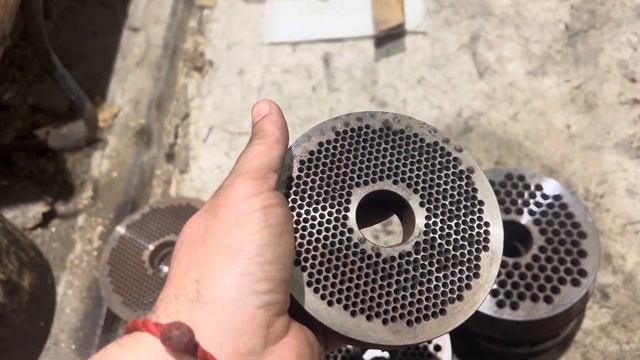 Весенние Помешательство Матрицы Для Гранулятора Размером Как "Брелки" На Ключах Карманные Гранулято смотреть онлайн