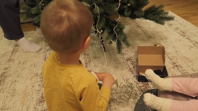 УКРАШАЕМ ДОМ К ПРАЗДНИКАМ - ГОТОВИМ ШАРЛОТКУ - Ollysadvice смотреть онлайн