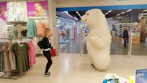 День рождения начинается с сюрприза!