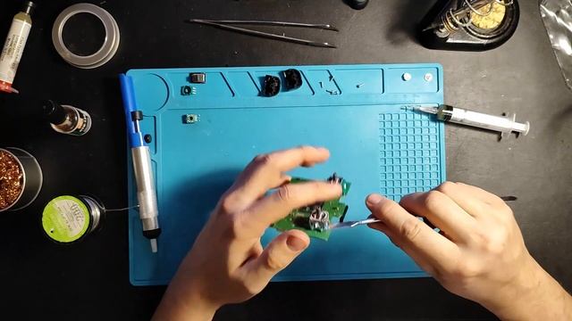 Выпаиваем 3Д-аналог без фена и дорогих инструментов (ремонт дрифта PS5) смотреть онлайн