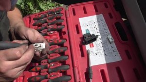 Как отремонтировать кнопку стеклоподъемника Nissan Wingroad AD и др.