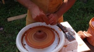 Марат дает экспрессурок по гончарному делу в Славном