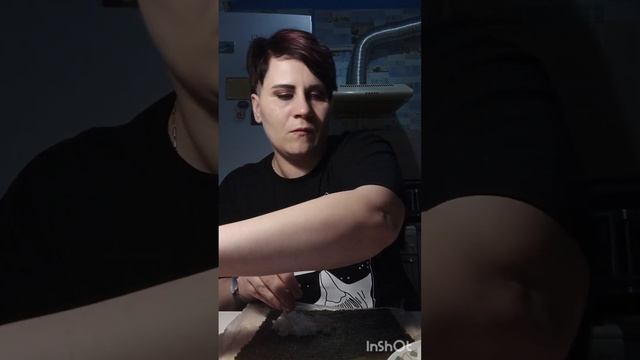 Готовим роллы дома??? Не судите, строго? Без негатива, лучше поддержите лайком❤ #роллы #short