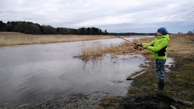 Рыбалка на реке Сторожевая в начале мая. смотреть онлайн