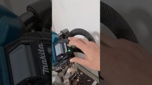 Аккумуляторная торцовочная пила Makita LS002