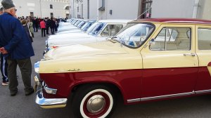 Парад РЕТРО автомобилей 2024 Волга М-21. Выставка машин у Музея Москвы.