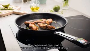 Свинина кусочками жареная на сковороде с луком
