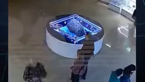 ЧЕЛЯБИНСКИЙ "МЕТЕОРИТ" ОЖИЛ, в музее над челябинским метеоритом поднялся купол!