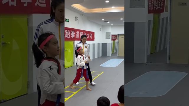 TAEKWONDO KIDS DEMONSTRATION TRAINING