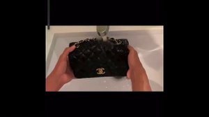 КАК ПОСТИРАТЬ КОЖАНУЮ СУМКУ CHANEL В СТИРАЛЬНОЙ МАШИНЕ!!!