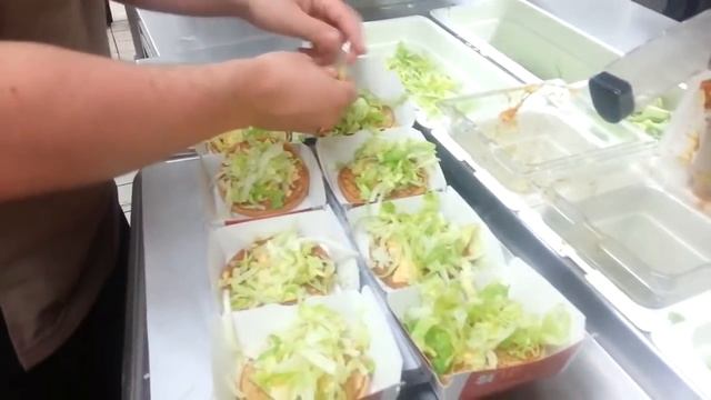 How It's Made | The McDonalds Big Mac смотреть онлайн