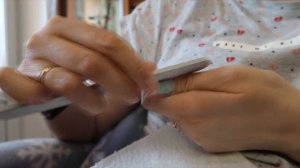 Необычный способ снятия гель лака / Как снять гель лак с помощью пилочки