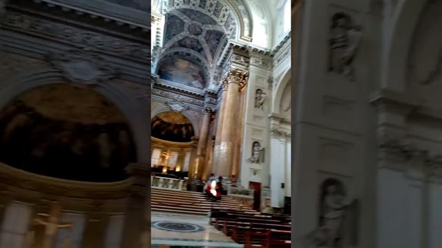 Кафедральный собор Болоньи Сан-Пьетро орган