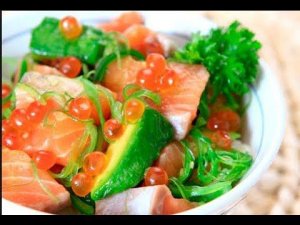 Салат дальневосточный, из красной рыбы пряного посола.Salmon salad