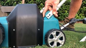 Makita UV3600 Dethatcher unboxing