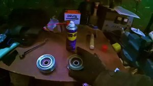 Гаражный влог, замена ролика натяжителя Mazda Demio DY3W