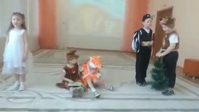 Театрализованная сценка " Почему медведь зимой спит" смотреть онлайн