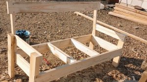 лавочка со столиком на двоих