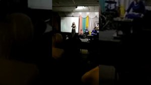 Он сказал ей не стой на ветру