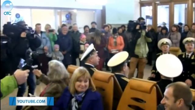 Флешмоб в поддержку жителей Донбасса прошёл на Вокзале Новосибирск-Главный смотреть онлайн