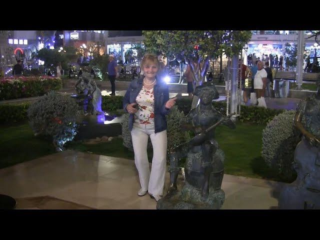 Площадь Сохо (Soho) 2018г. Из отеля Hilton Sharks Bay Resort 4*,